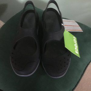 LADY'S CROCS  SHOES, BLACK